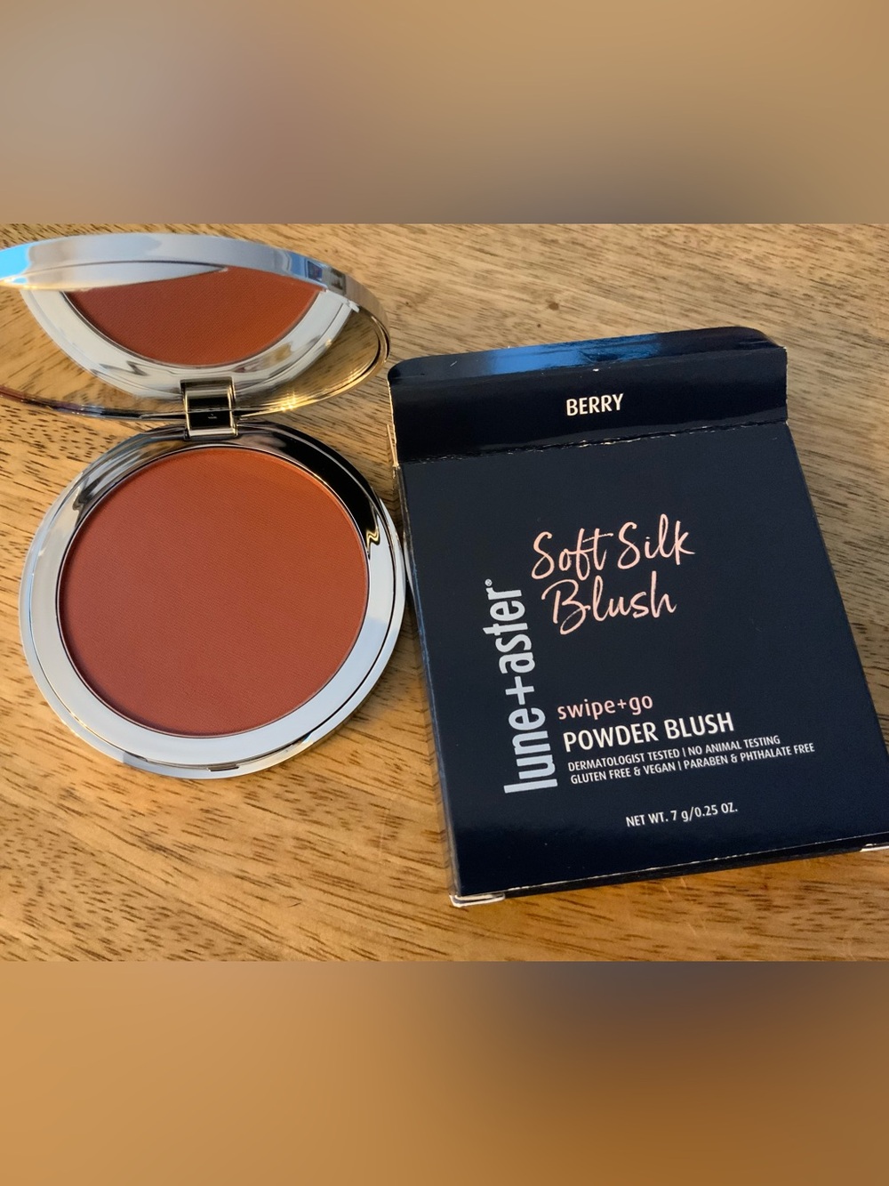Soft Silk Blush Powder -Berry